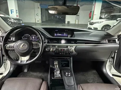 2017 Lexus ES 200 30th Anniversary Edition, фото 4, лот 10319071