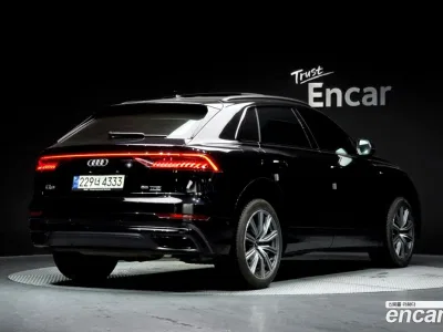 2021 Audi Q8 55 TFSI Quattro Premium, фото 2, лот 10090443