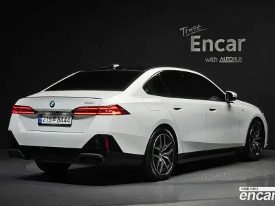 2024 BMW 5-Series 520i Special Edition, фото 1, лот 10054680