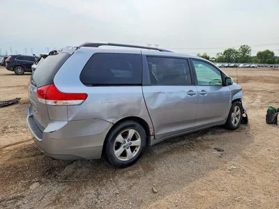 2013 TOYOTA SIENNA LE, фото 3, лот 10581075