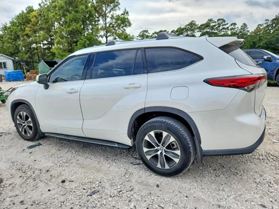 2021 TOYOTA HIGHLANDER XLE, фото 2, лот 10508385