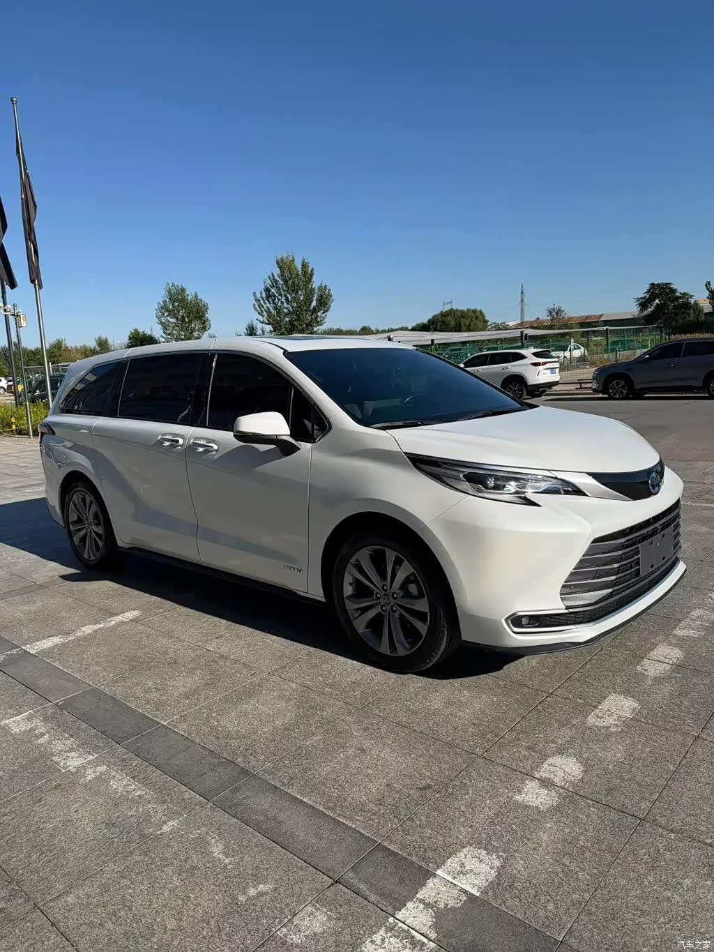2023 Toyota Sienna 2.5L Hybrid Premium Edition, фото 3, лот 11215832