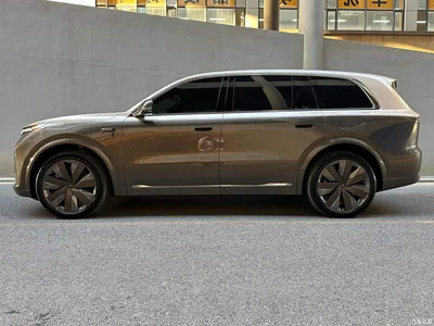 2026 Li Auto Li Xiang L9 Base Model, фото 3, лот 11225405