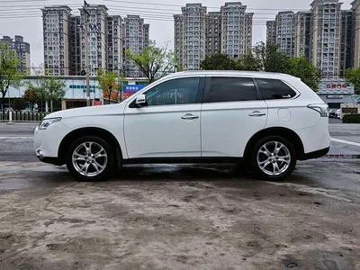 2014 Mitsubishi Outlander (Import) 2.4L 4WD Luxury Value Edition 5-seater, фото 2, лот 11211419