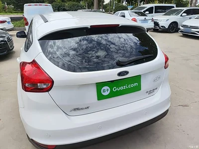 2015 Ford Focus Hatchback EcoBoost 125 Automatic Premium Trend, фото 4, лот 10993640