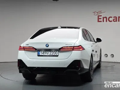 2025 BMW 5-Series 530e xDrive M Sport, фото 3, лот 10057115