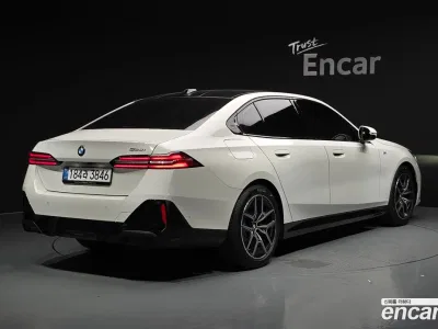 2025 BMW 5-Series 520i M Sport, фото 2, лот 10144792