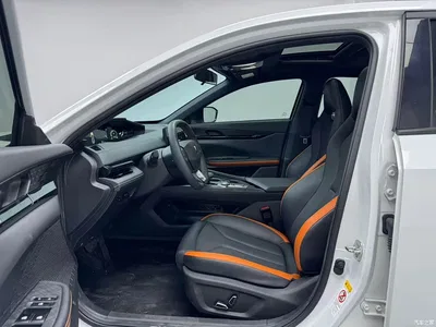 2023 Changan UNI-V 1.5T Luxury Edition, фото 4, лот 10478580