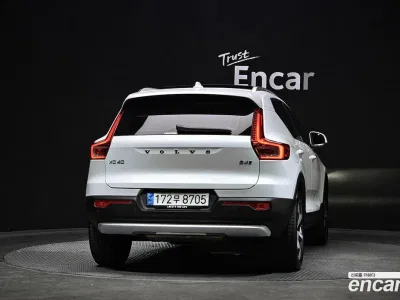 2023 Volvo XC40 B4 Ultimate Bright, фото 4, лот 10128330