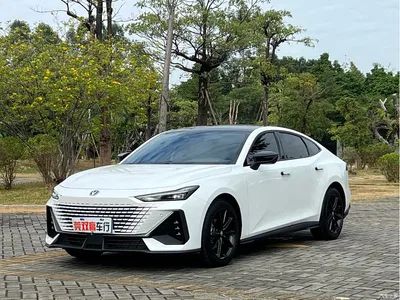 2023 Changan UNI-V 1.5T Luxury Edition, фото 1, лот 10248525