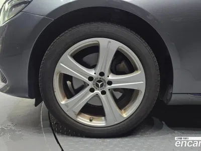 2018 Mercedes-Benz E-Class E220d 4MATIC Avantgarde, фото 4, лот 10064423