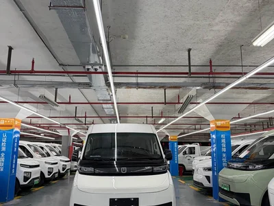 2024 Yuan Cheng Farizon Super VAN Model Smart Wealth Edition Short Wheelbase Medium Roof 83kWh, фото 2, лот 11644528