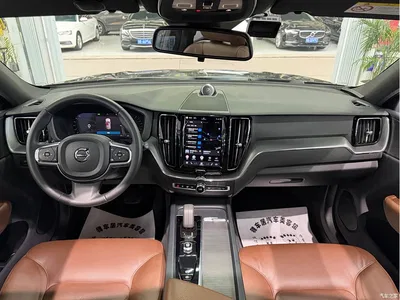 2022 Volvo XC60 B5 AWD R-Design, фото 4, лот 10401712
