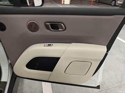 2025 Li Auto Li i8 Standard Edition, фото 4, лот 11225441