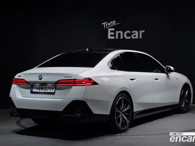 2024 BMW 5-Series 530i xDrive M Sport, фото 1, лот 10057352