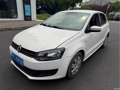2013 Volkswagen Polo 1.4L Manual Trend Edition, фото 1, лот 10675909