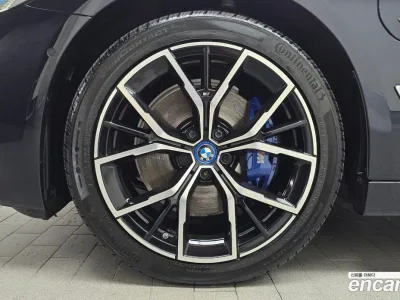 2023 BMW 5-Series 530e M Sport, фото 4, лот 10223463