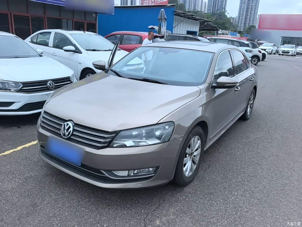 2014 Volkswagen Passat 1.8TSI DSG Luxury Navigation Edition, фото 1, лот 11225740