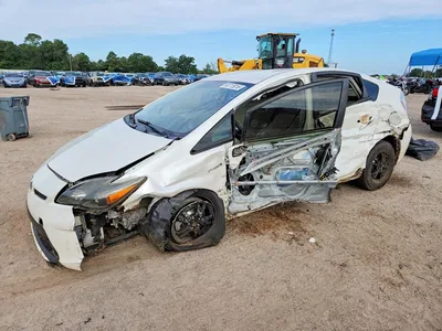 2014 TOYOTA PRIUS THREE, фото 1, лот 10517794