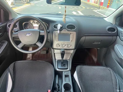 2013 Ford Focus Hatchback Classic 1.8L Automatic Base, фото 4, лот 11174562