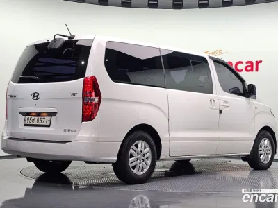 2019 Hyundai Starex Van 5-Seater, фото 2, лот 10227095