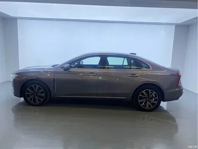 2025 Hongqi H5 PHEV 170 Super Hybrid Edition, фото 4, лот 10401798