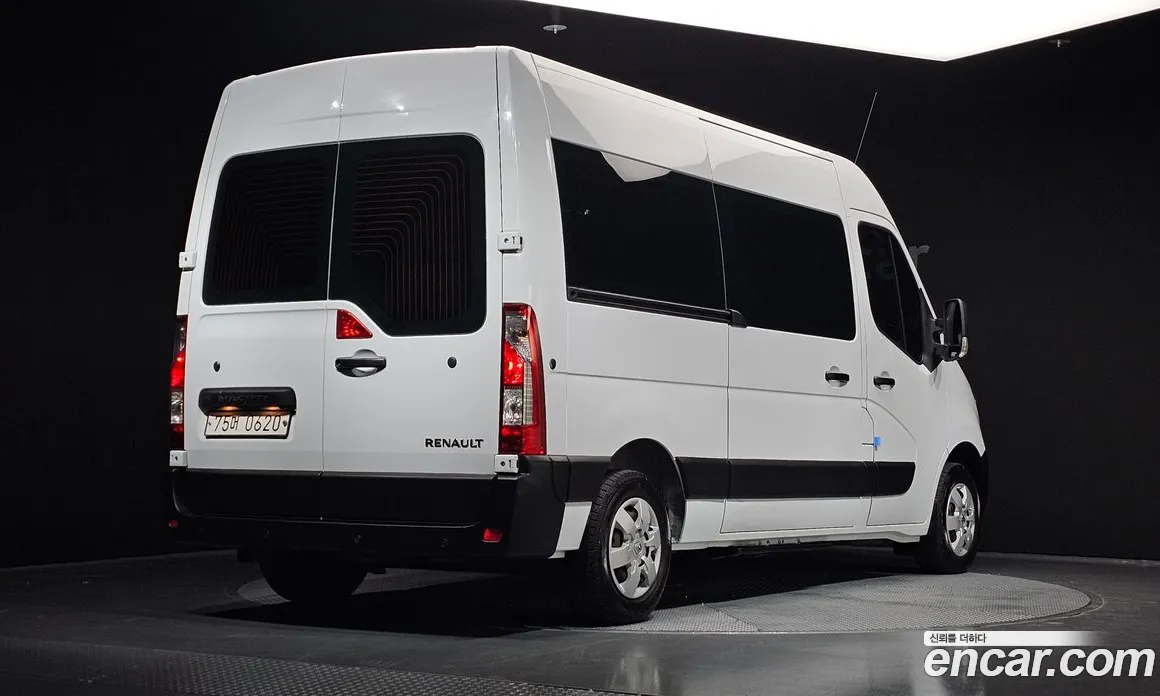2020 Renault Master 2.3 13-Seater, фото 2, лот 11190958