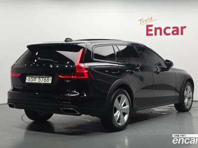 2019 Volvo V60 T5 AWD, фото 1, лот 10127593
