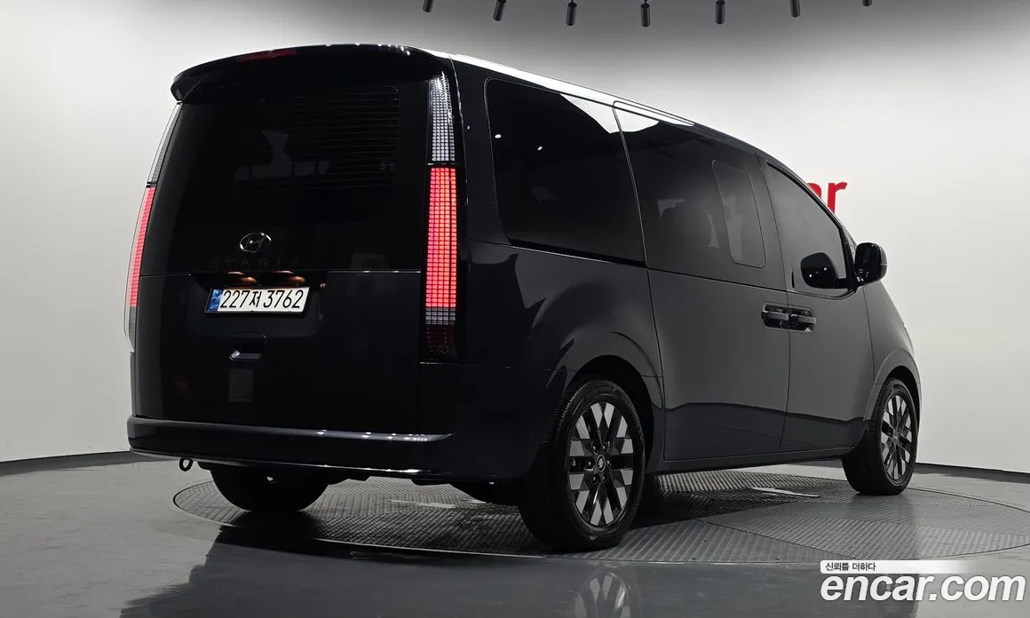 2023 Hyundai Staria Lounge 9-Seater, фото 1, лот 11090607