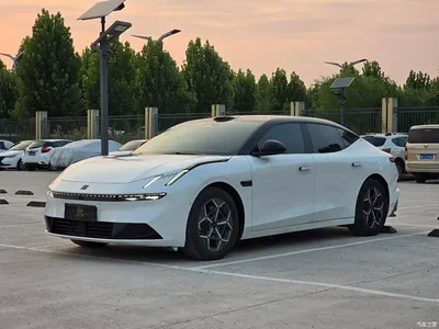 2025 Lynk & Co 10 EM-P Model 120km Base Version, фото 1, лот 10316666