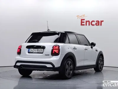 2023 Mini Cooper 5Door Classic, фото 2, лот 10223402