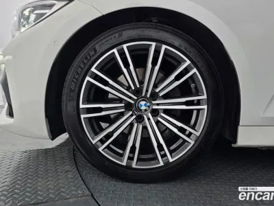 2021 BMW 3-Series 320i M Sport, фото 4, лот 10180108