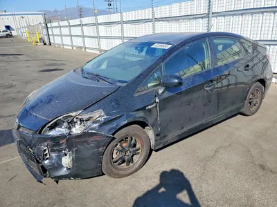2015 TOYOTA PRIUS TWO, фото 1, лот 10544391