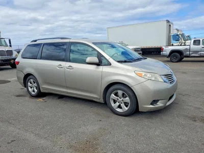 2016 TOYOTA SIENNA LE, фото 4, лот 10541905