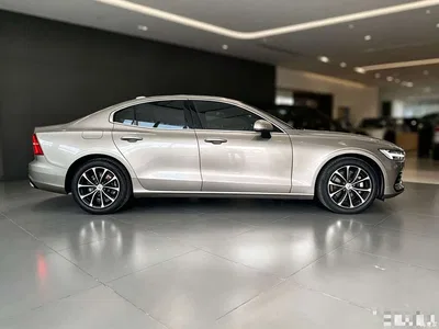 2020 Volvo S60 T4 Momentum Luxury Edition, фото 4, лот 10395220
