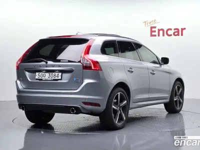2015 Volvo XC60 T6 R-Design, фото 2, лот 10202623