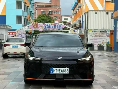 2024 Changan UNI-V 1.5T Deluxe Sport, фото 2, лот 10768454