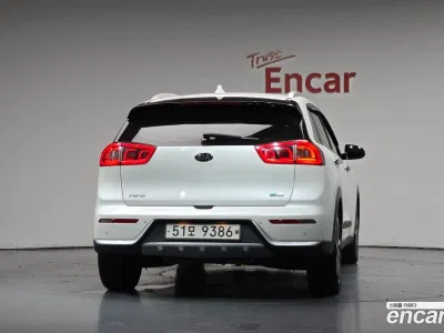 2018 Kia Niro Noblesse, фото 3, лот 10113093