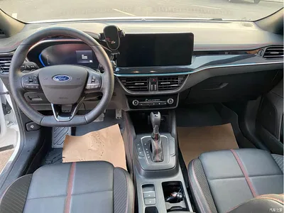 2022 Ford Focus Hatchback EcoBoost 180 Automatic ST Line, фото 4, лот 10281234