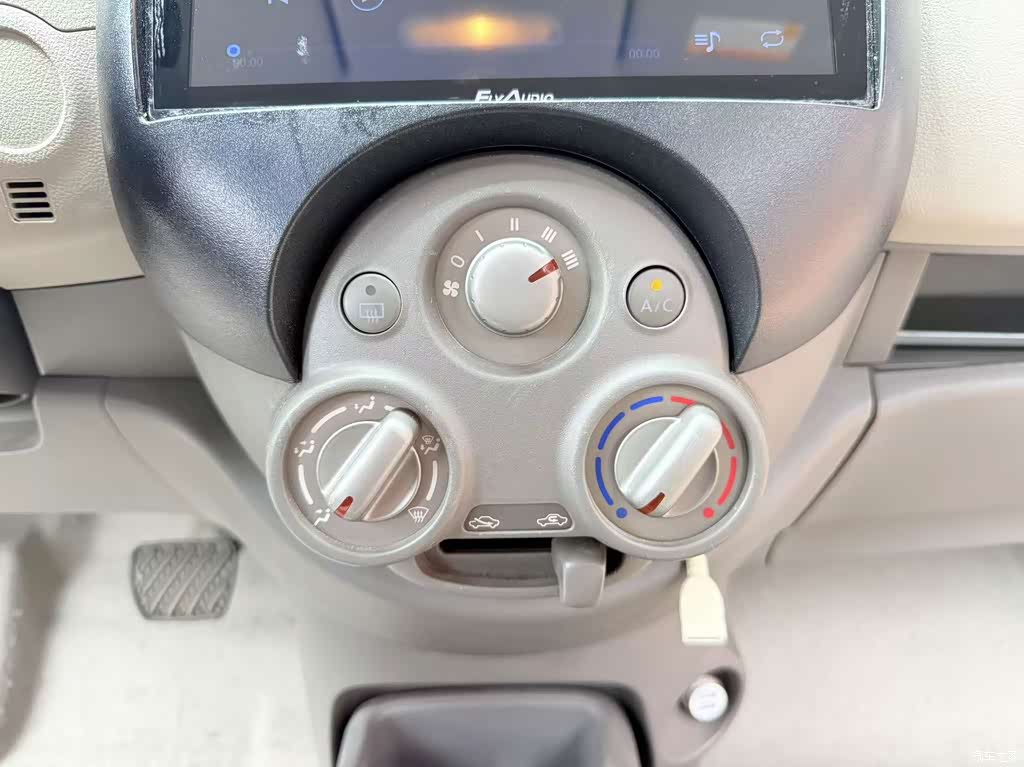 2010 Nissan March 1.5L Automatic Easy Shine Edition, фото 3, лот 10362580