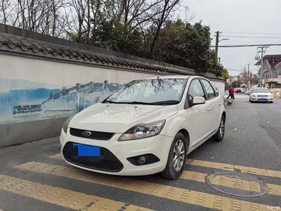 2013 Ford Focus Hatchback Classic 1.8L Automatic Base, фото 1, лот 10296445