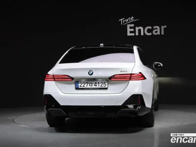 2025 BMW 5-Series 520i M Sport, фото 4, лот 10527957