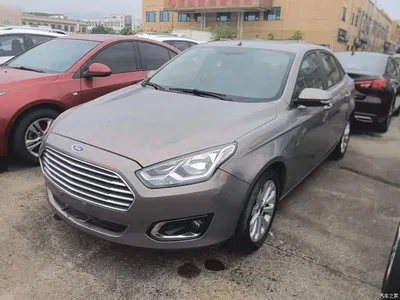 2015 Ford Escort 1.5L Manual Fashion, фото 1, лот 10440973