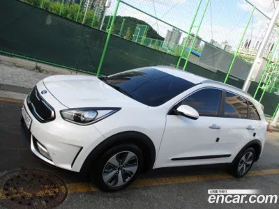 2017 Kia Niro Noblesse, фото 2, лот 10797056