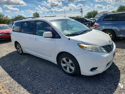 2014 TOYOTA SIENNA LE, фото 4, лот 10527804