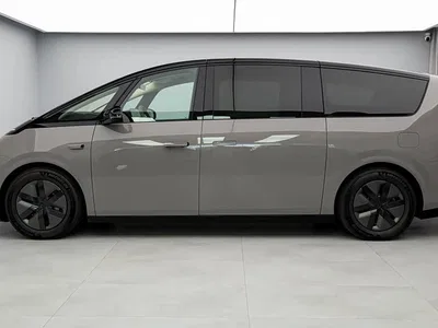 2025 Li Auto MEGA Model Home Family Special Edition, фото 3, лот 10446214