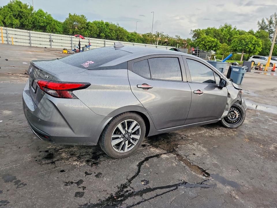 2021 NISSAN VERSA SV, фото 3, лот 11208509