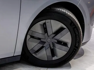2025 Li Auto MEGA Ultra Smart Renewal Edition, фото 2, лот 10445953