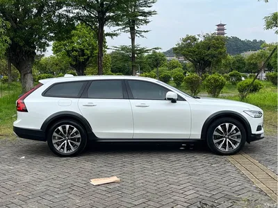 2022 Volvo V90 Cross Country B5 AWD Momentum, фото 4, лот 10364506