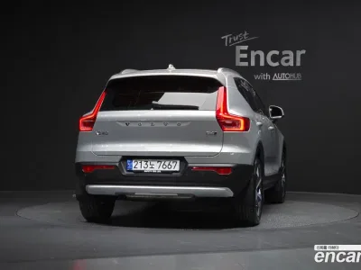 2025 Volvo XC40 B4 Ultra Bright, фото 4, лот 10129751